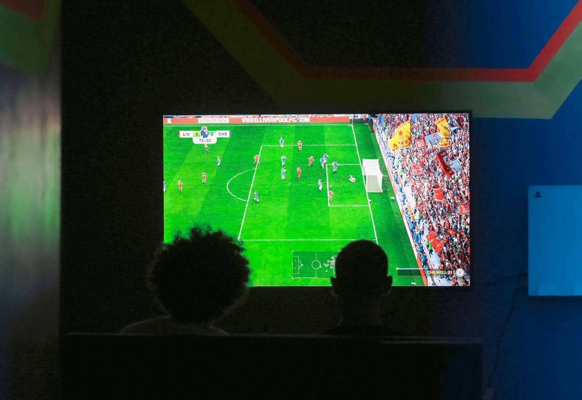 Jantung Berdebar dan Stres Meningkat: Fakta Ilmiah di Balik Nonton Final Sepak Bola